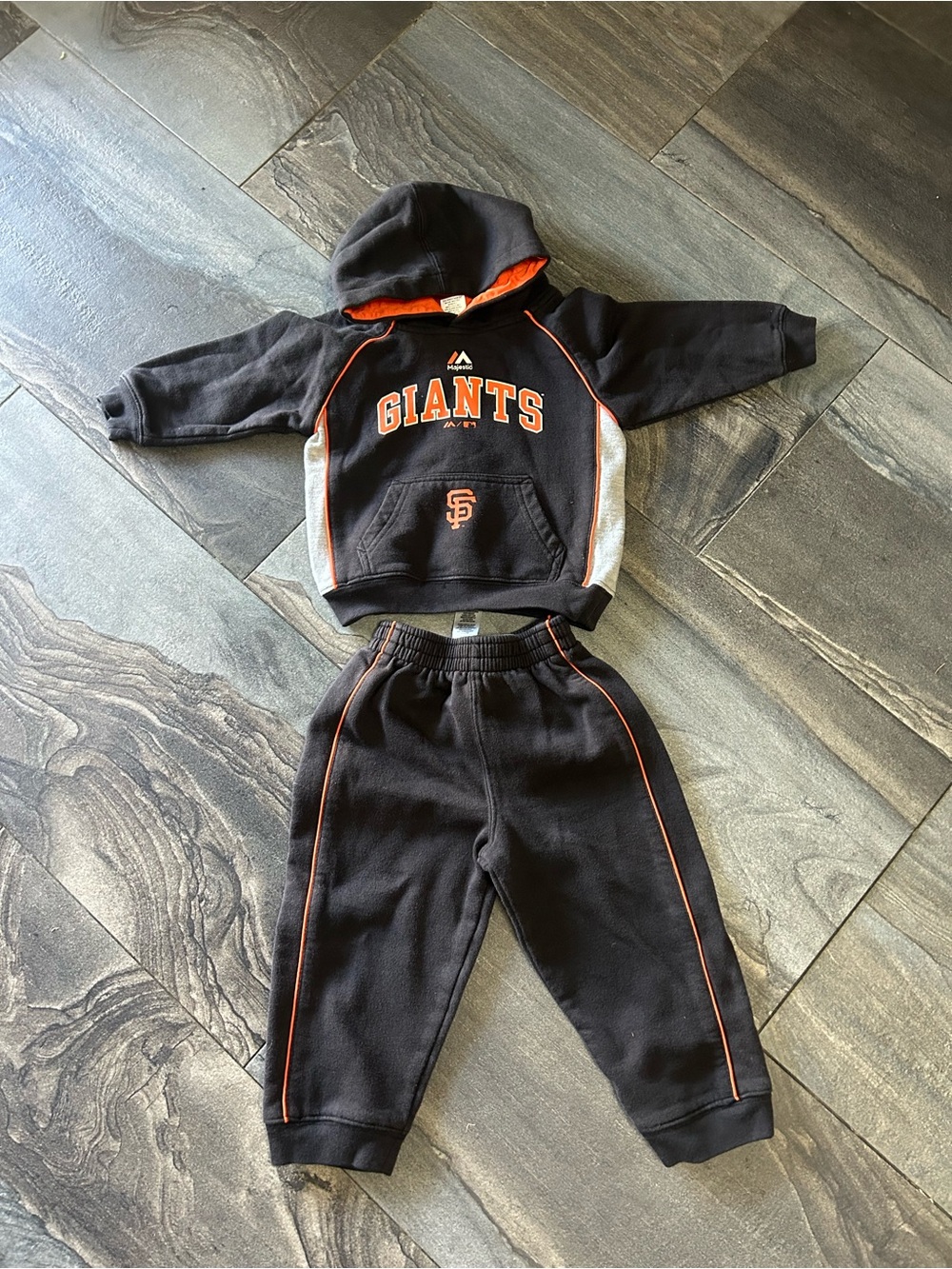 Majestic Black & Orange San Francisco Giants Kids Sweatshirt and Joggers